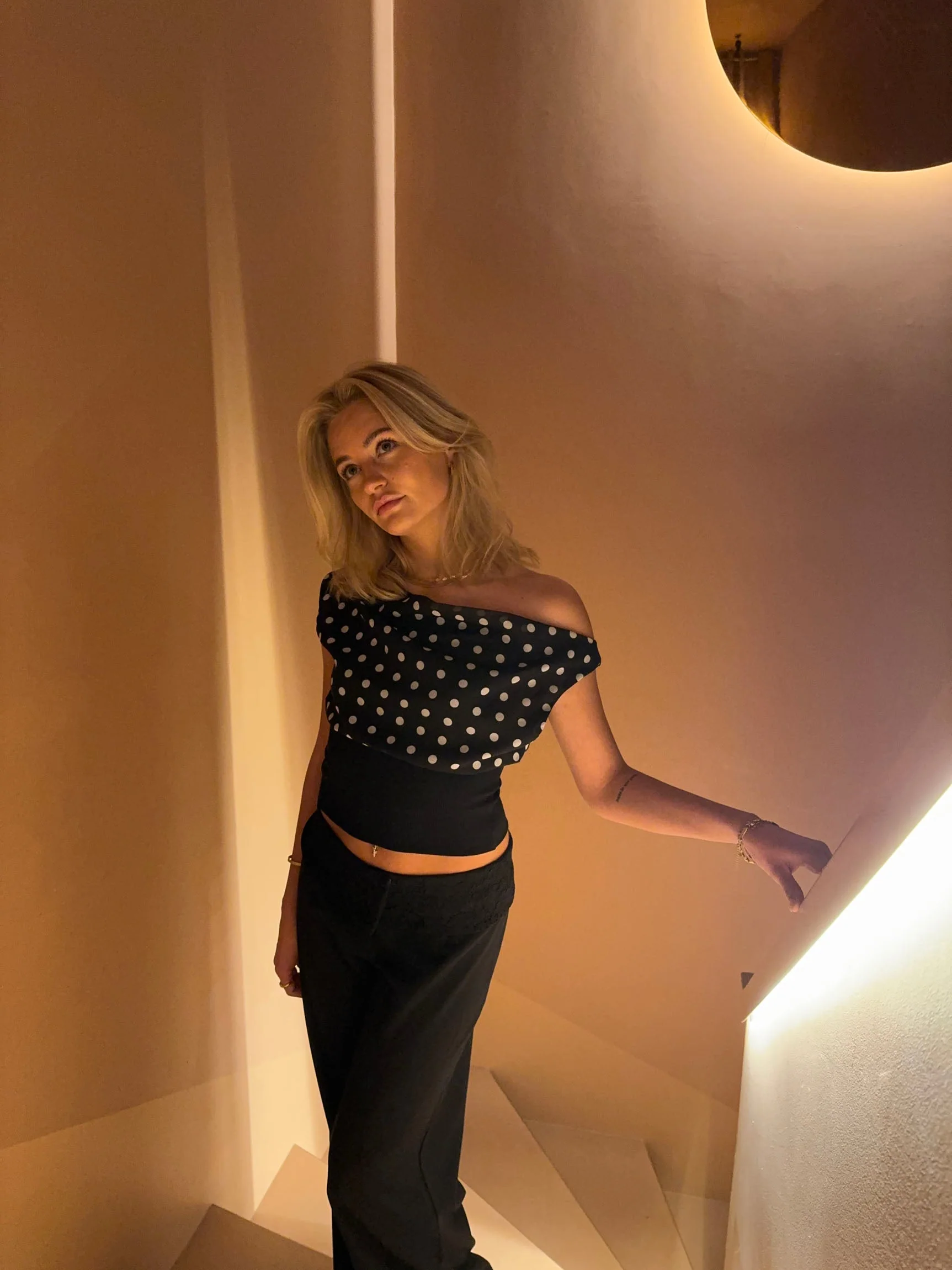 Bloom ™ |  Lina - Polka Dotted Top | Speels & Elegant in Zwart-Wit - Image 11