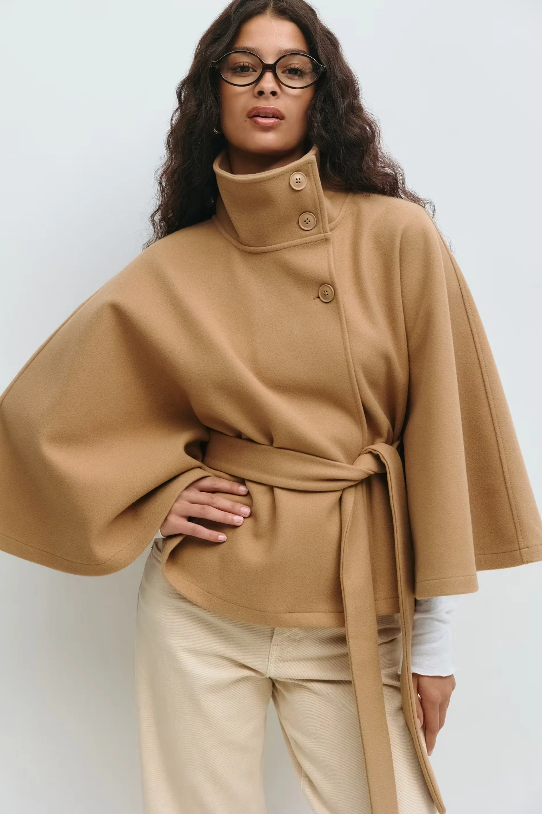 Loreza Capejas | Elegante Damesjas met Ceintuur & Hoge Kraag - Image 11
