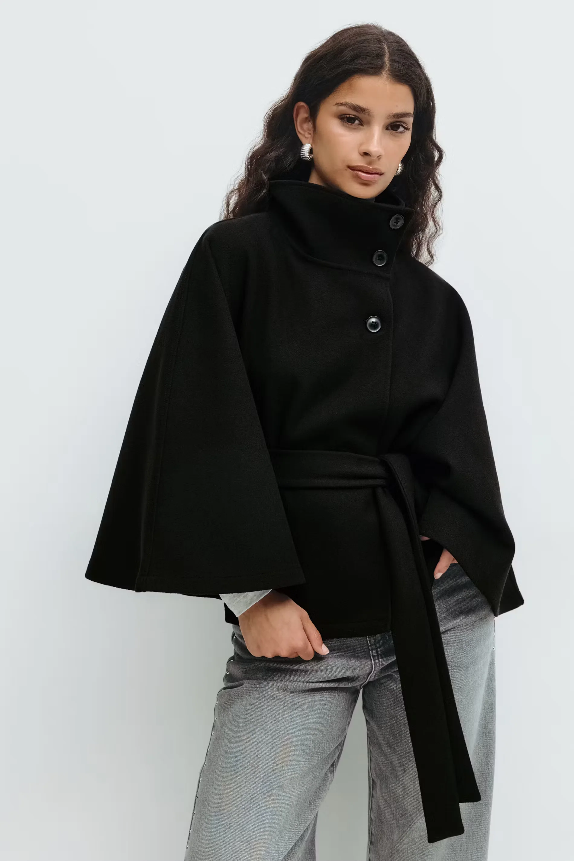 Loreza Capejas | Elegante Damesjas met Ceintuur & Hoge Kraag - Image 6